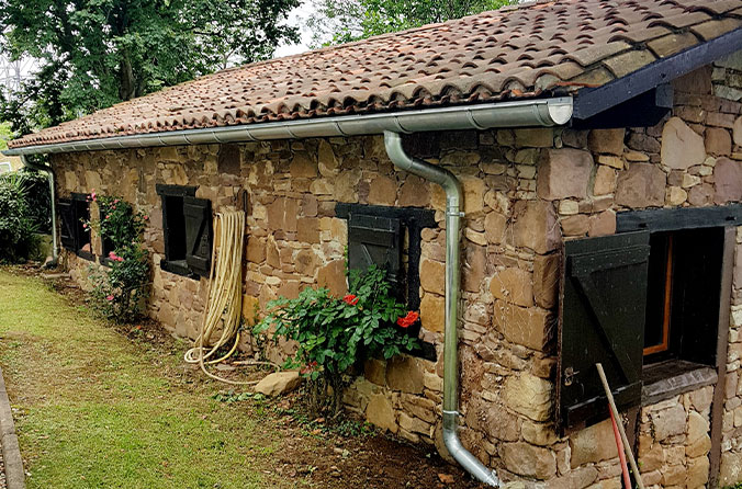Charpentier Saint Jean de Luz, Charpentier Hendaye, Charpente Saint Jean de Luz, Charpente Hendaye, Couverture Saint Jean de Luz, Couverture Hendaye, Menuiserie Saint Jean de Luz, Menuiserie Hendaye, Zinguerie Saint Jean de Luz, Zinguerie Hendaye